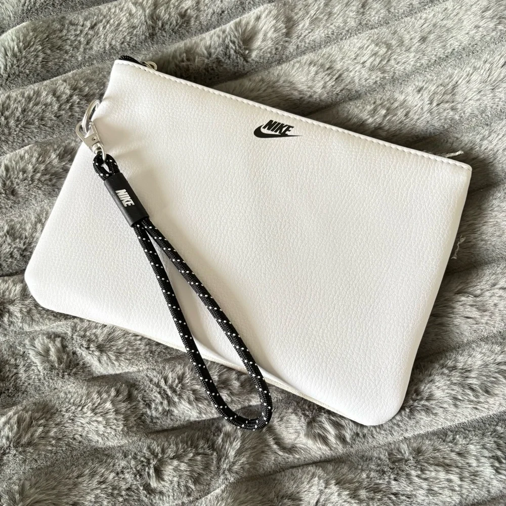 NIKE icon blazer wristlet